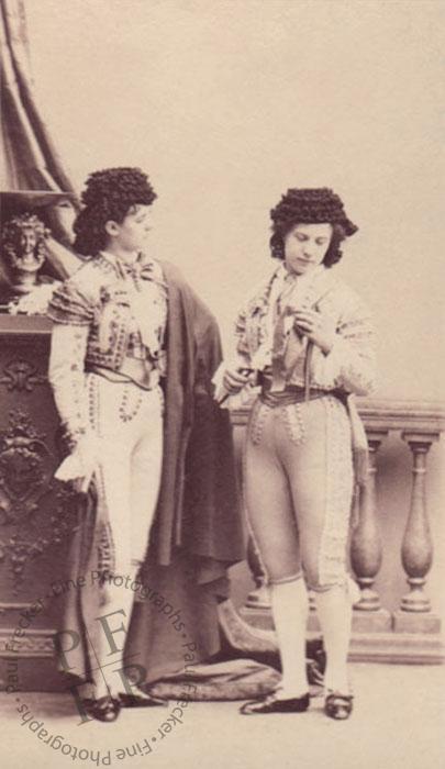 Alexandrine Simon and Elisa Troisvallets