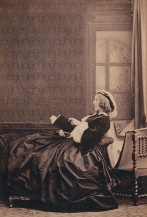 Mrs Edward Warde